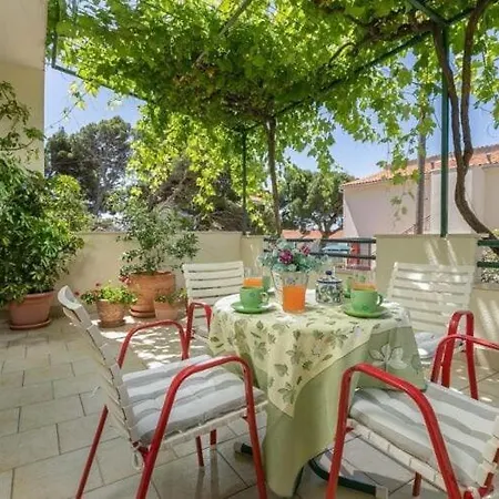דירה Mario In With A Shady Terrace *